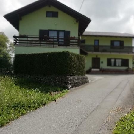 Apartmaji Karbic Постойна Екстер'єр фото
