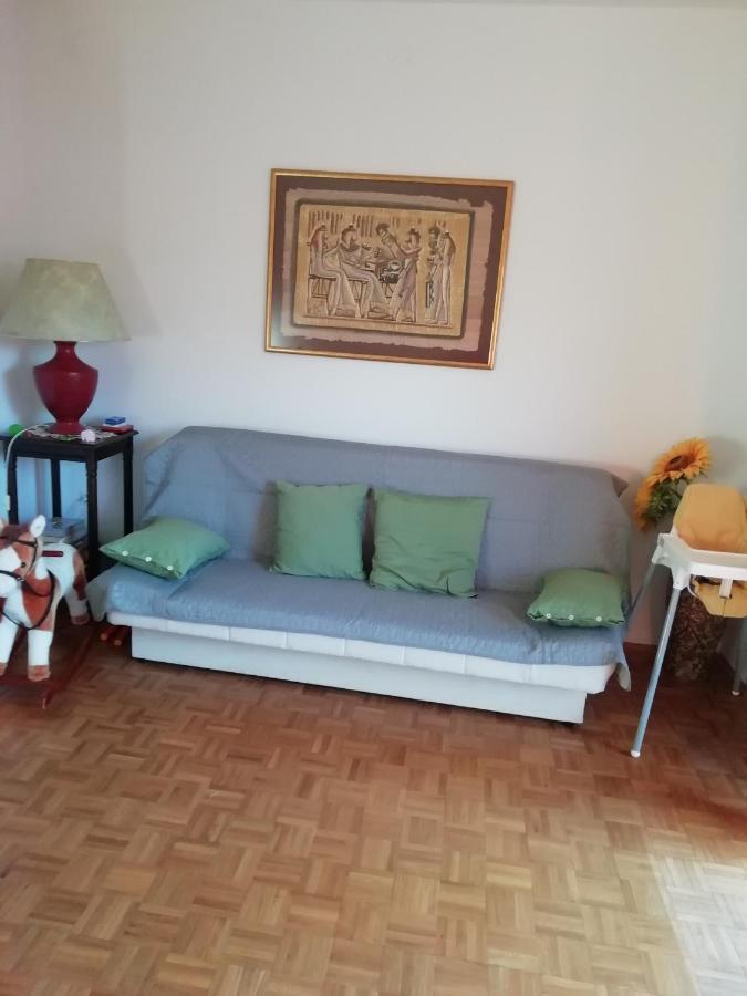 Apartmaji Karbic Постойна Екстер'єр фото