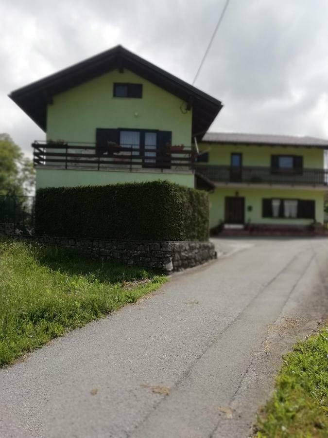 Apartmaji Karbic Постойна Екстер'єр фото